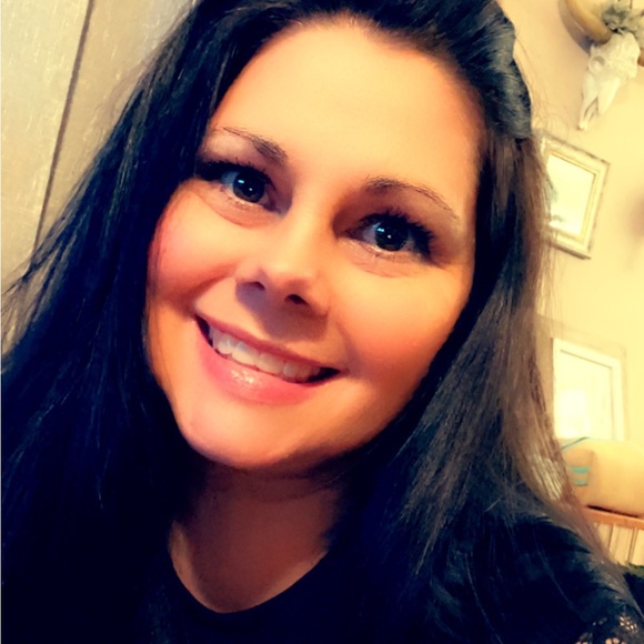 Meet your Posher, Tina - Picture 3 of 4